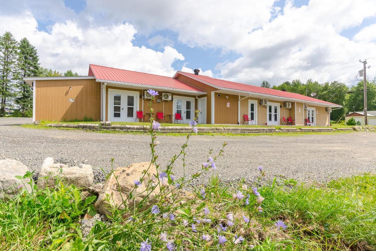 Le Saint Alex Motel Exterior photo