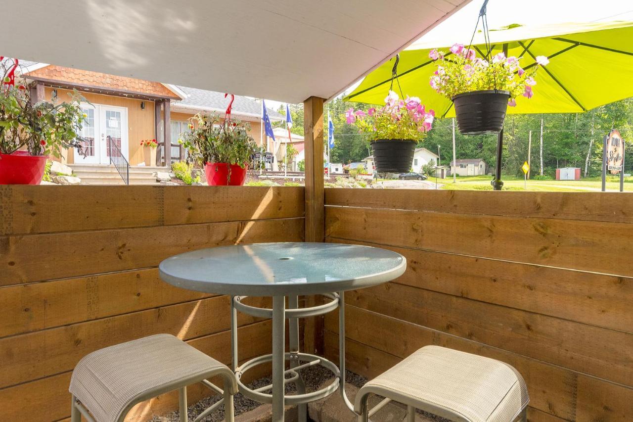 Le Saint Alex Motel Exterior photo