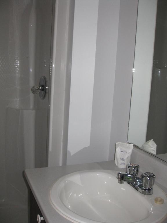 Le Saint Alex Motel Room photo